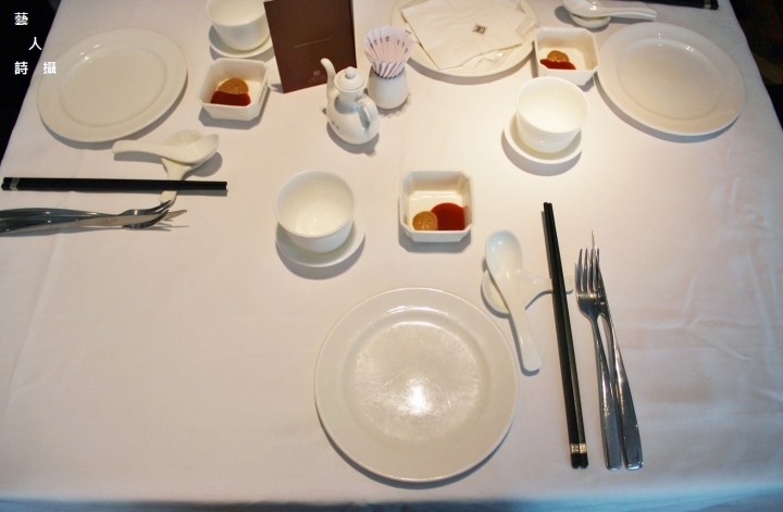 彷彿置身於美術館用餐.台北國賓大飯店粵菜廳松露龍蝦套餐