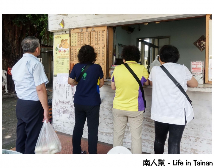 【台南柳營區-美食】饅頭│包子│鮮奶│奶酪│路過都是幾十顆這樣外帶~~柳營農會田媽媽鮮奶饅頭