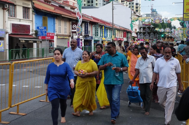 新加坡一年一度瘋狂的大寶森節(Thaipusam)