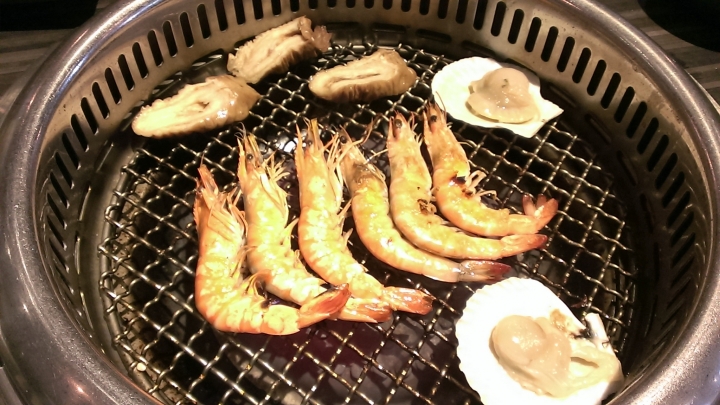 [烤肉/燒肉/火鍋/火烤兩吃]苗栗頭份尚順附近一喜燒肉~天使紅蝦超大隻~霜降牛~好好吃~
