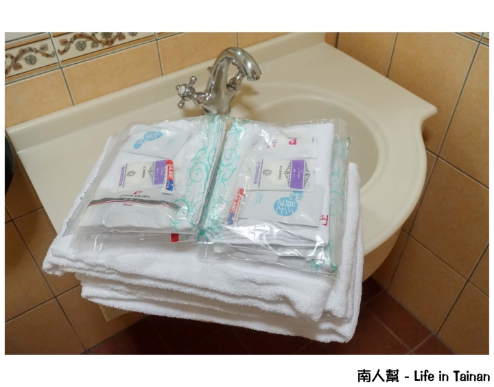 【南投清境-住宿】近清境景點│附設景觀陽台│附早餐│清境木屋住宿~~比佛利山莊