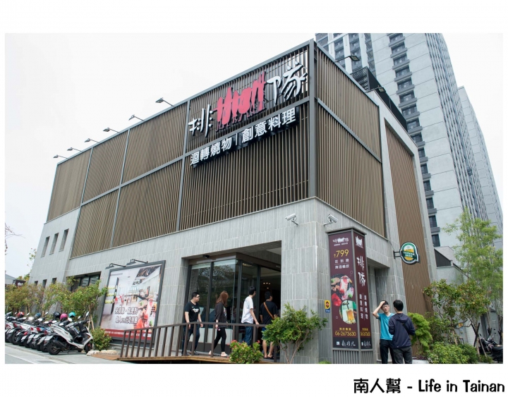 【台南市東區-吃到飽】調酒.氣泡水飲料暢飲│烤螃蟹.牡蠣.鳳螺│首創迴轉燒物吃到飽~~排隊燒物