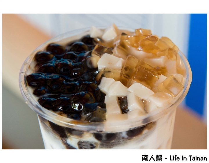 【台南安平區-飲料】香濃黑糖奶+波霸，也可以包二奶、包二爺~~青蛙黑蛋奶安平店