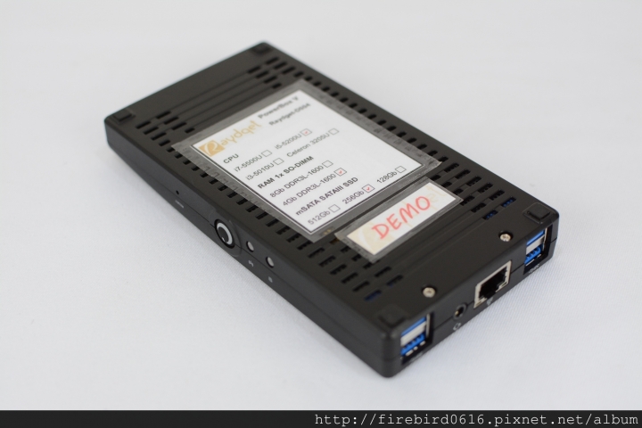 [產品開箱]俄羅斯Raydget PowerBox5 口袋型迷你電腦--Intel i5/4G/256GB SSD