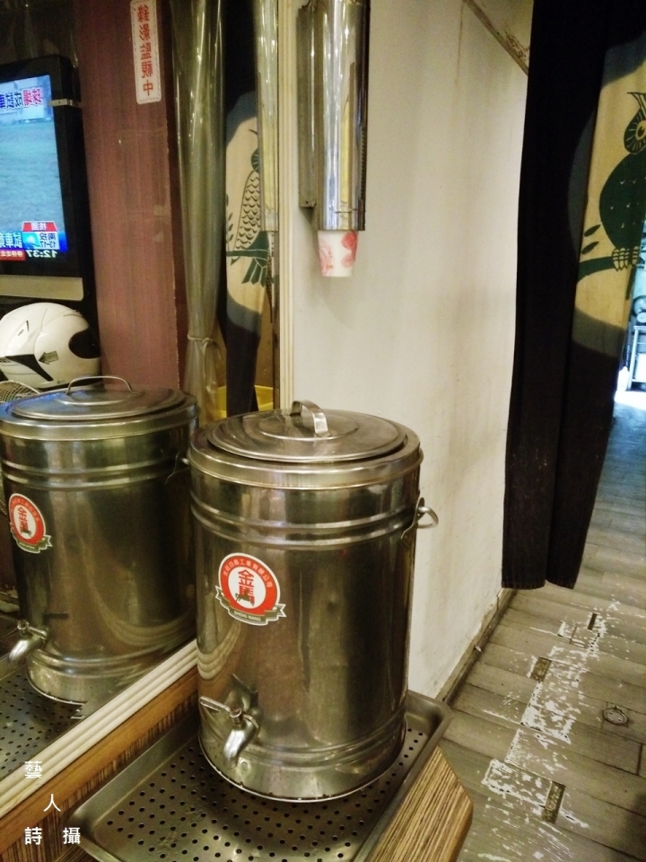 台北東區品嚐南部古早味.(慶)蚵鮮大腸蚵仔麵線@食在台北.藝人詩攝