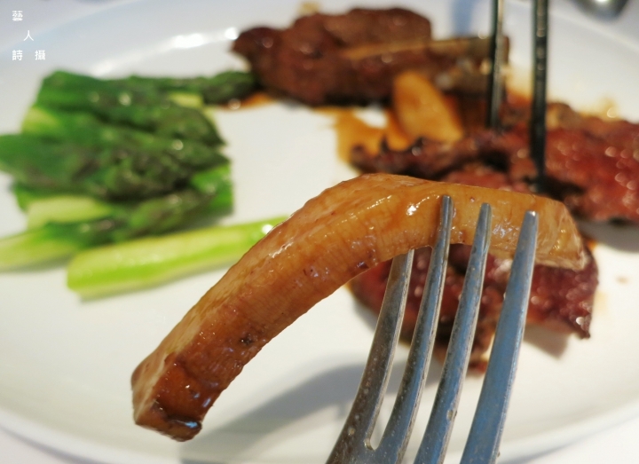 彷彿置身於美術館用餐.台北國賓大飯店粵菜廳松露龍蝦套餐