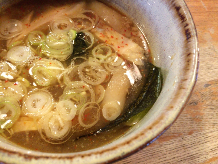 【美食。食記】東京 高田馬場 份量任選，麵體香彈 拉麵 沾麵 つけ麺屋 やすべえ 高田馬場店