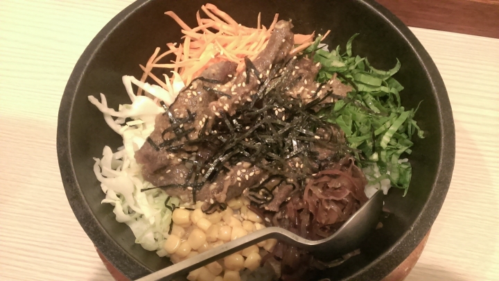 [義大利麵/小火鍋/韓式鍋粑飯/燉飯/焗烤/下午茶]苗栗頭份尚順店兔子廚房親子餐廳食記 ~可愛的龍貓公仔擺設~