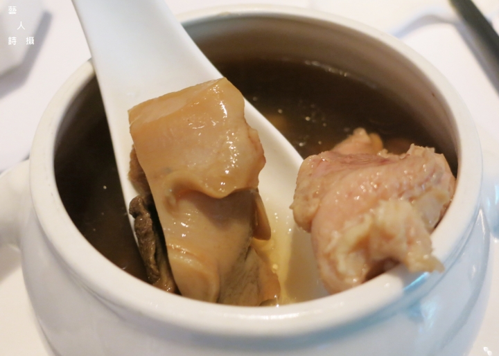 彷彿置身於美術館用餐.台北國賓大飯店粵菜廳松露龍蝦套餐