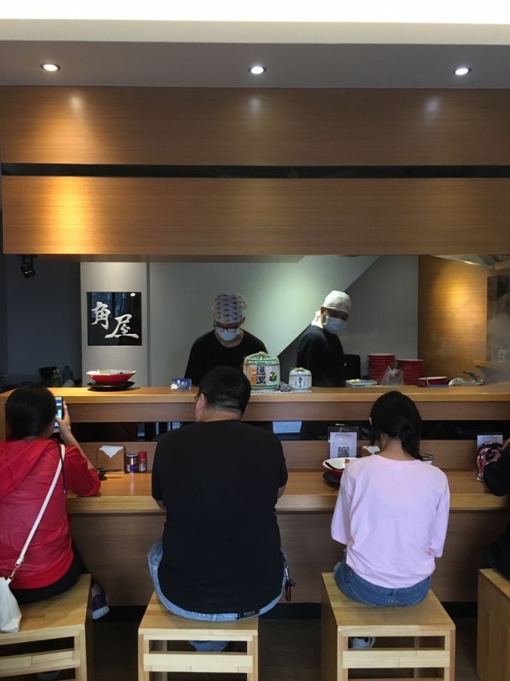 【美食。食記】彰化 員林 湯頭水淡，麵肉還好 角屋