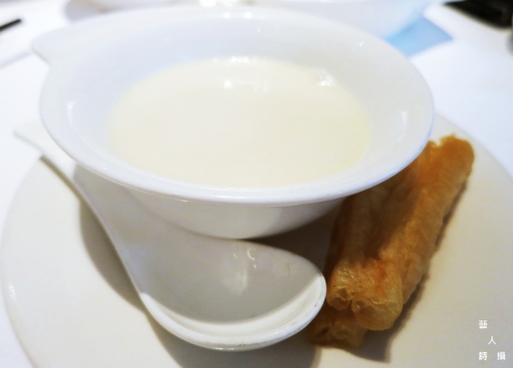彷彿置身於美術館用餐.台北國賓大飯店粵菜廳松露龍蝦套餐