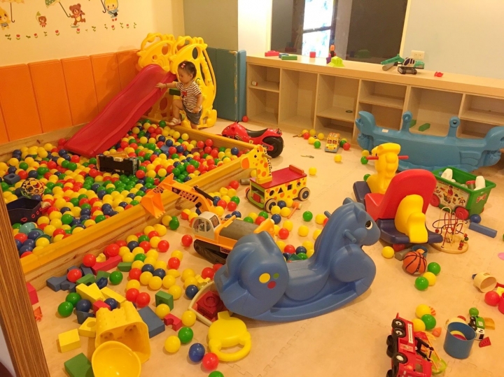 [新竹東區]莫拉諾精品咖啡 - 大人與小孩空間的巧妙區隔