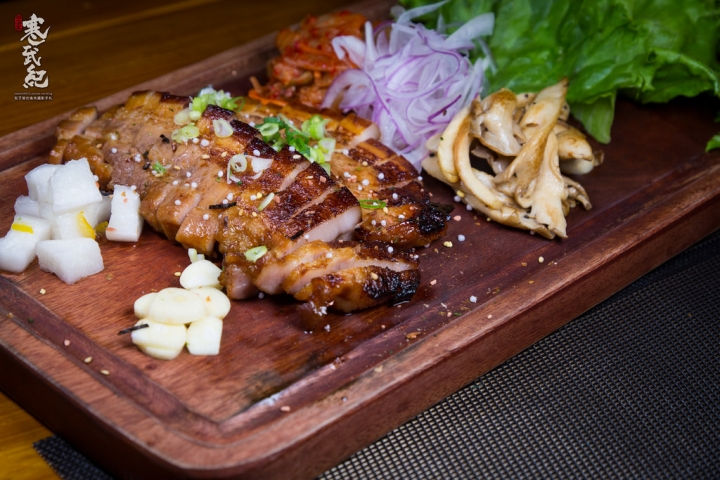 57食堂酒場-餐酒館 Bistro‧捷運南京復興站｜遼寧街深夜食堂‧和洋混搭精緻酒食‧吧台熱絡氣氛超一流！