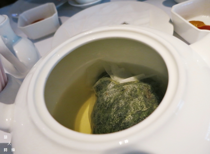 彷彿置身於美術館用餐.台北國賓大飯店粵菜廳松露龍蝦套餐