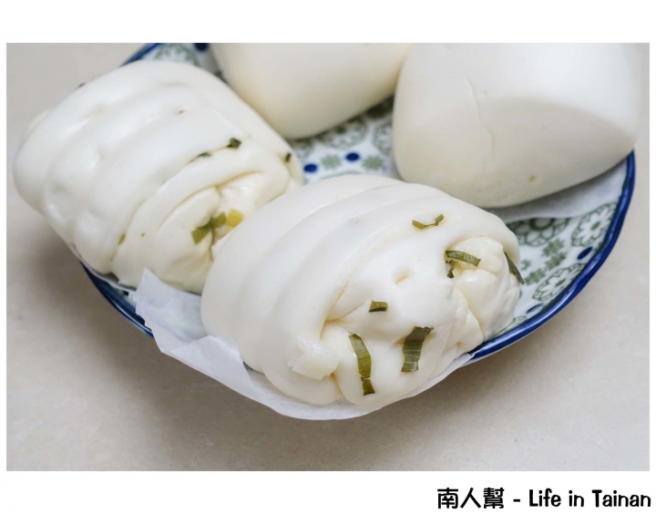 【台南柳營區-美食】饅頭│包子│鮮奶│奶酪│路過都是幾十顆這樣外帶~~柳營農會田媽媽鮮奶饅頭