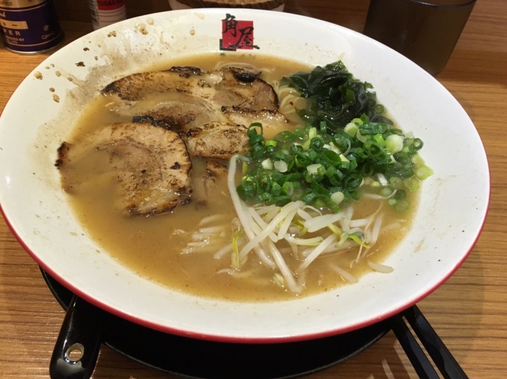 【美食。食記】彰化 員林 湯頭水淡，麵肉還好 角屋