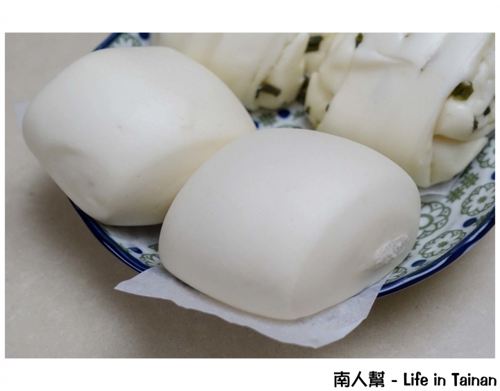【台南柳營區-美食】饅頭│包子│鮮奶│奶酪│路過都是幾十顆這樣外帶~~柳營農會田媽媽鮮奶饅頭