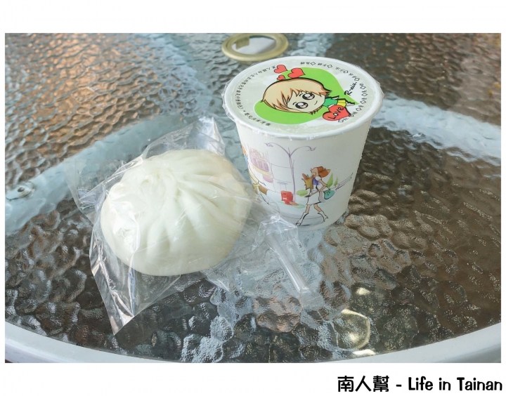 【台南柳營區-美食】饅頭│包子│鮮奶│奶酪│路過都是幾十顆這樣外帶~~柳營農會田媽媽鮮奶饅頭