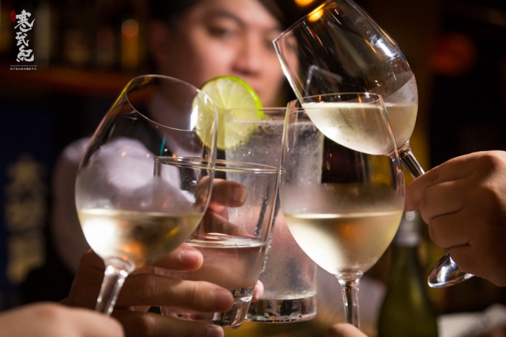 57食堂酒場-餐酒館 Bistro‧捷運南京復興站｜遼寧街深夜食堂‧和洋混搭精緻酒食‧吧台熱絡氣氛超一流！