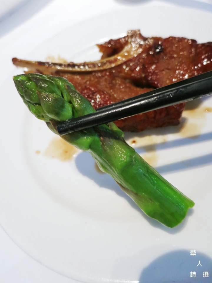 彷彿置身於美術館用餐.台北國賓大飯店粵菜廳松露龍蝦套餐
