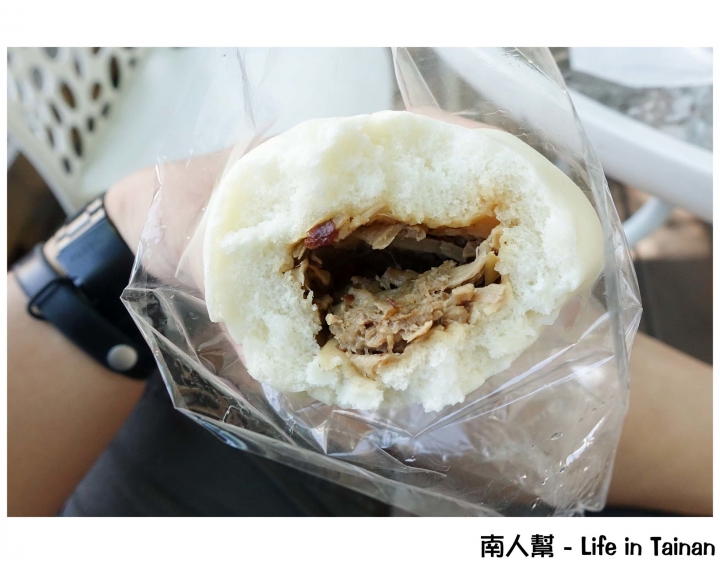 【台南柳營區-美食】饅頭│包子│鮮奶│奶酪│路過都是幾十顆這樣外帶~~柳營農會田媽媽鮮奶饅頭