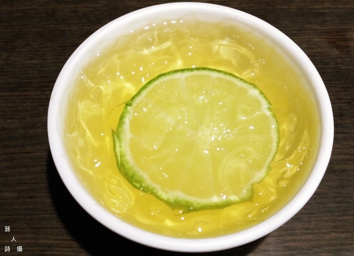 笑嘻嘻，吃的緊張兮兮.笑嘻嘻港式現炒飯麵