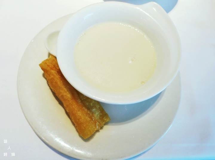 彷彿置身於美術館用餐.台北國賓大飯店粵菜廳松露龍蝦套餐