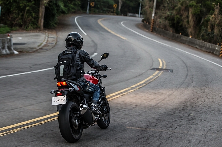 擁抱V2引擎的樂趣-SUZUKI SV650