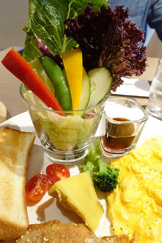 【親子親善餐廳】高雄苓雅區/文化中心。樂樂小時光~有機食材&親子遊戲區