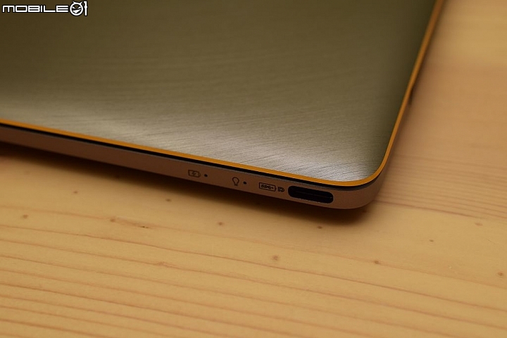 開箱 12.5 吋 ASUS Zenbook 3 UX390 石英灰