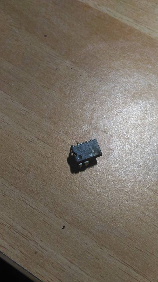 電視電源板終於爆了~~~~用了3年的42吋lcd電視電源板過熱(更新)