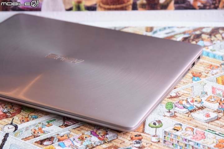 全金屬窄邊框輕薄筆電ASUS ZenBook UX410UQ