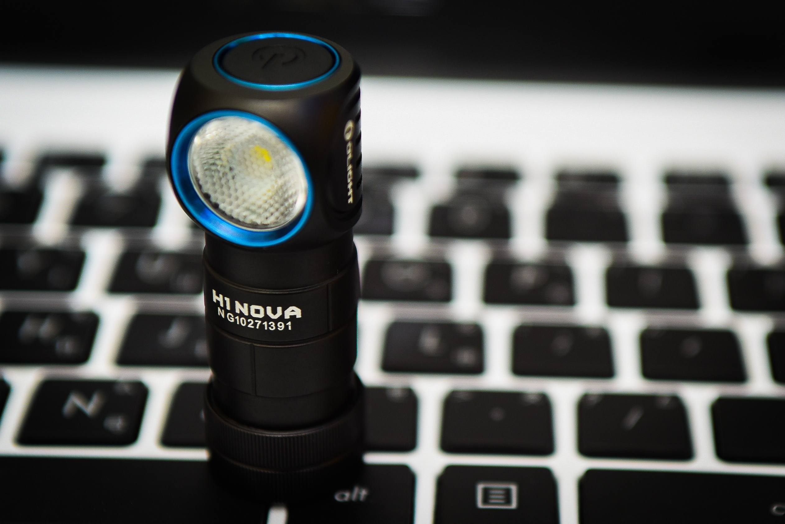 可愛的Olight 傲雷 H1 靈狐 500流明 頭燈