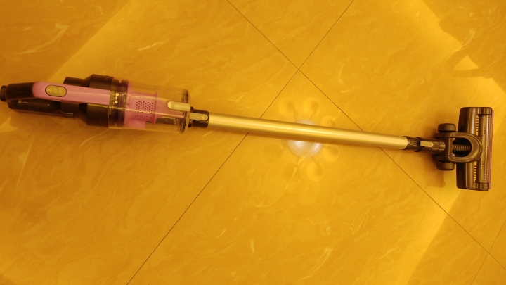 鑫愛家無線手持吸塵器VC-168與愛建無線手持吸塵器VC-219A開箱與簡易評比