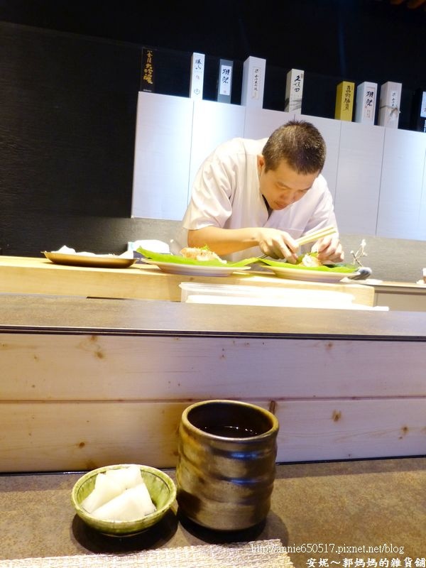(((高雄食記)))新興區次郎本格日本料理美食與視覺的高級饗宴之鱈場蟹８吃，有商業午餐