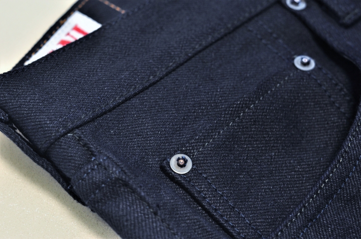 「分享文」日本鬼牛 ONI DENIM ONI-602-ID17 （Relax Fit Tapered）與 546ZR 一年用著Fading