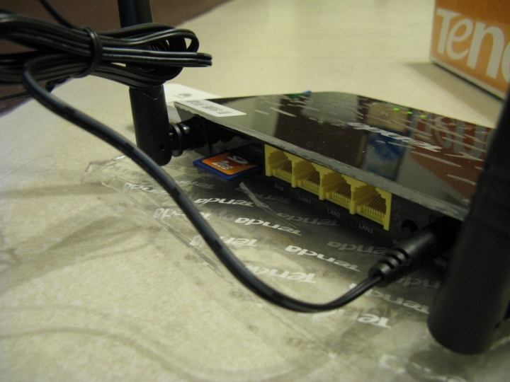 Tenda 4G800 開箱