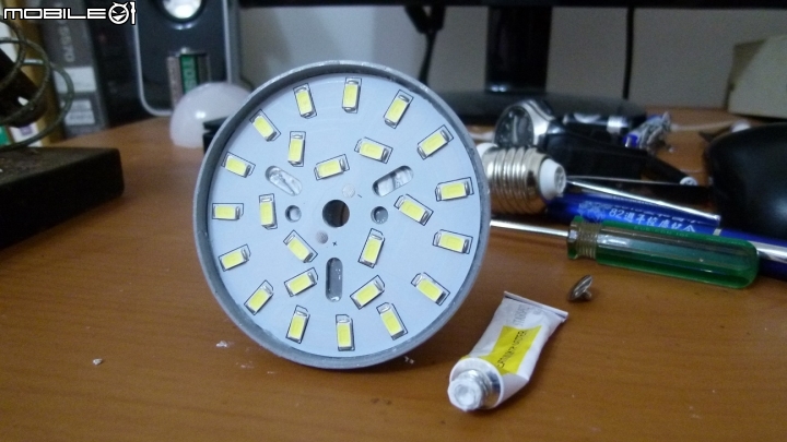 環保再利用_LED燈泡維修DIY
