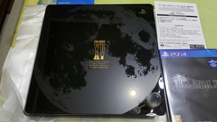 PS4 Slim CUH-2017+太空戰士 15限量同捆開箱