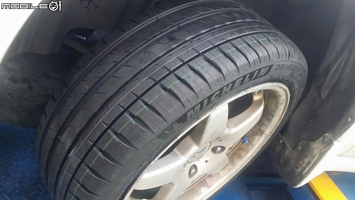 MICHELIN  PILOT SPROT 4 開箱及與C牌CSC5比較的心得。