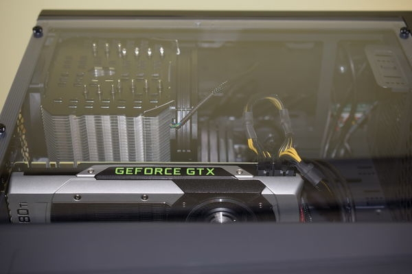 可以幫我看一下這款CPU散熱器是哪個廠牌的、還有型號是什麼 ?