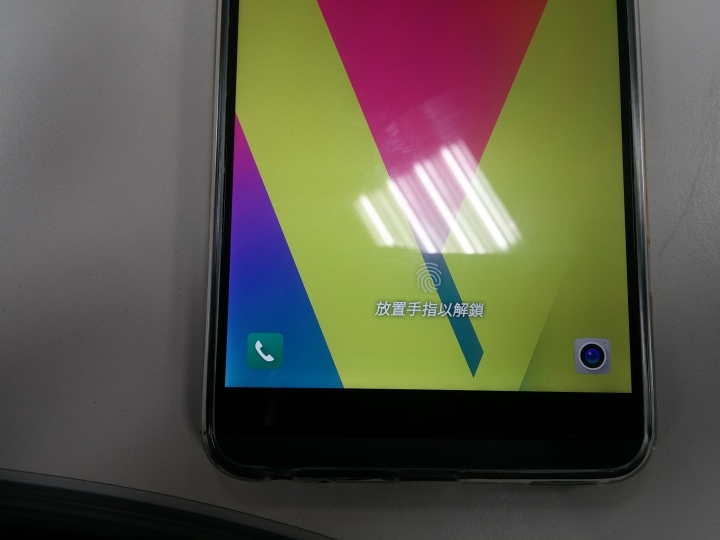 LG V20 請問有人螢幕漏光嗎？