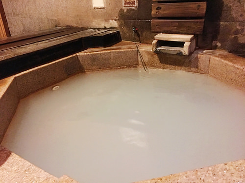 【玩 台北】北投區"皇池溫泉御膳館"冬天就是要泡溫泉啊。泡湯完又有美食根本是天堂~
