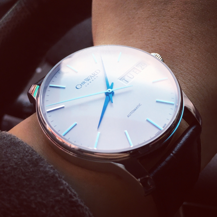 ［簡易開箱］Christopher Ward C9 Big Day-Date