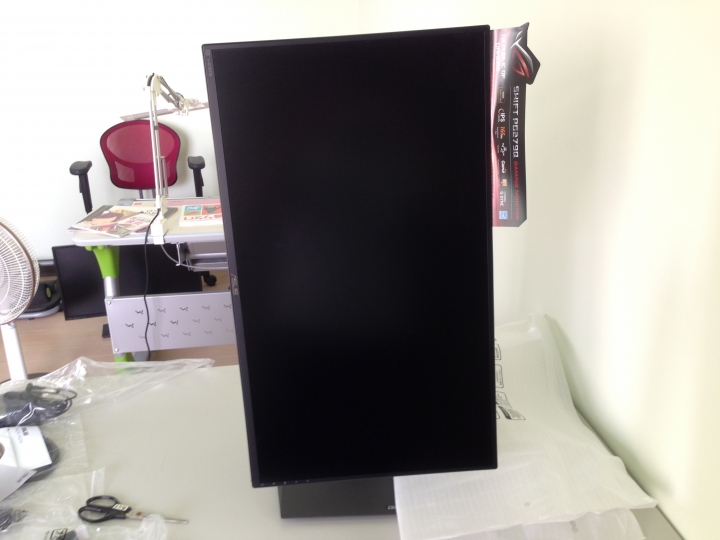 ASUS PG279Q簡單開箱 給在選4K 2K的人做參考