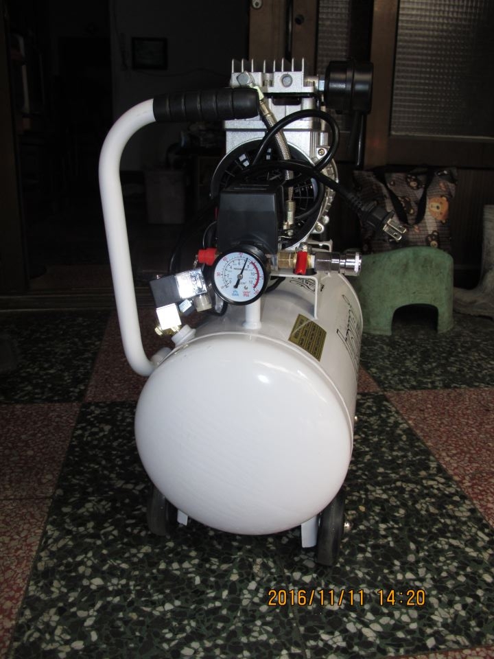 台灣製 羅威牌 LUOWEI 2.5HP 24公升 無油式 空壓機 空氣壓縮機 空氣打氣機 - 2525N