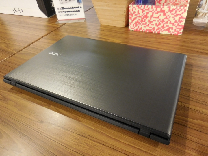 E5-575G 簡單開箱