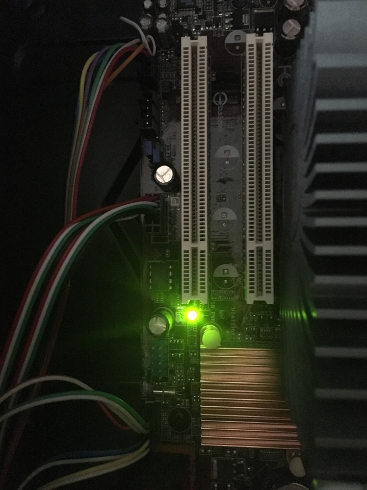 主機板power led燈恆亮