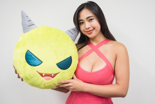 小惡魔【正妹特派員13】快來幫心儀正妹按愛心♥抽千元禮券、小惡魔抱枕！