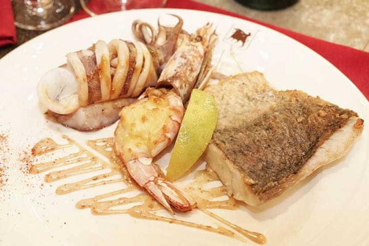 【台南牛排】鬥牛士經典牛排｜欣賞浪漫夜景，享用超值海陸雙主餐！